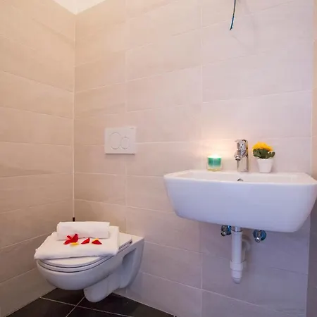 San Rocco Sleeps 8
