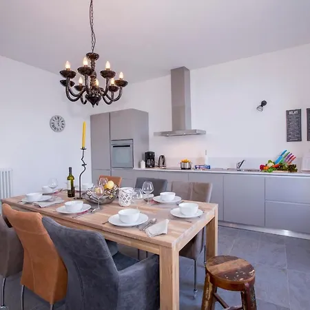 Semesterbostad San Rocco Sleeps 8