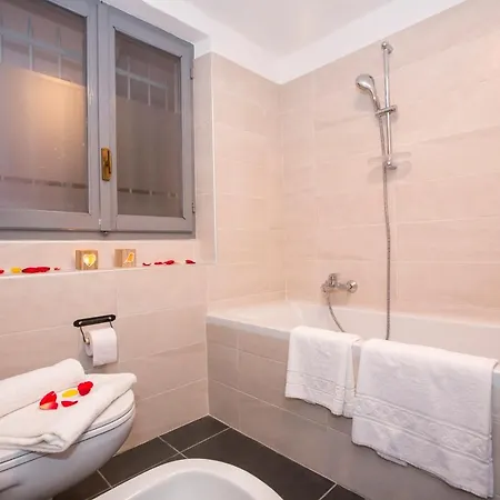 San Rocco Sleeps 8 * Plesio