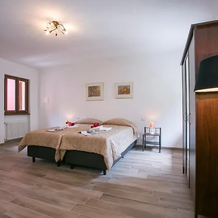 San Rocco Sleeps 8 Semesterbostad Plesio